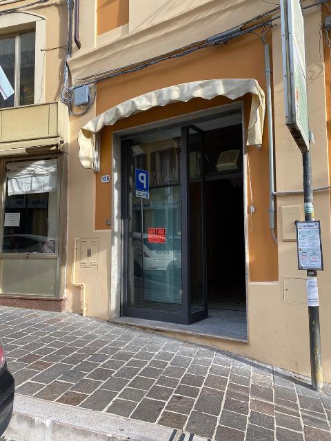 Negozio o Locale in affitto  Chieti (CH)