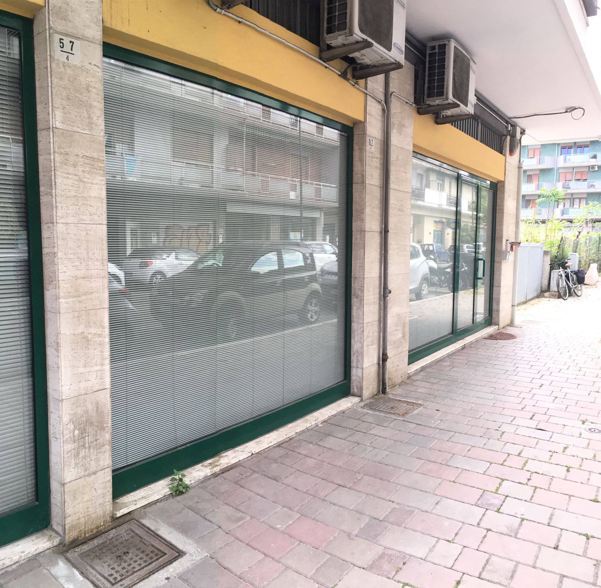 Negozio o Locale in vendita VIA RAFFAELLO Pescara (PE)