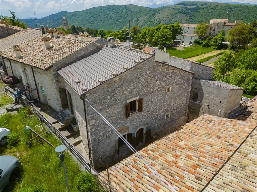 Appartamento in vendita  Santo Stefano di Sessanio (AQ)