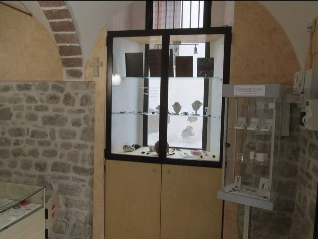 Negozio o Locale in vendita  Alanno (PE)