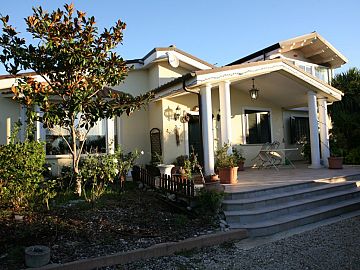 Villa in vendita a Città Sant'Angelo (PE) contrada Vertonica foto 1
