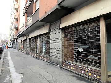 Negozio o Locale in vendita a Torino (TO) via cherubini 15 foto 2