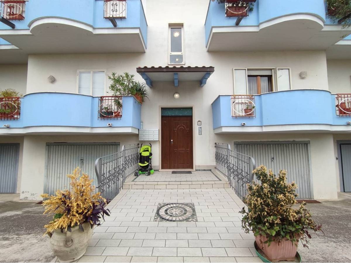Apartment for sale in Via Tommaso Di Giovanni  at Cepagatti - 4068053 foto 2