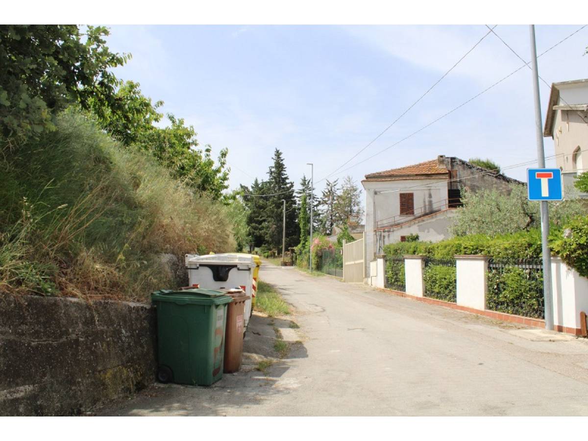 Rural house or Rustic for sale in Via dei Pioppi  at Chieti - 4387679 foto 2