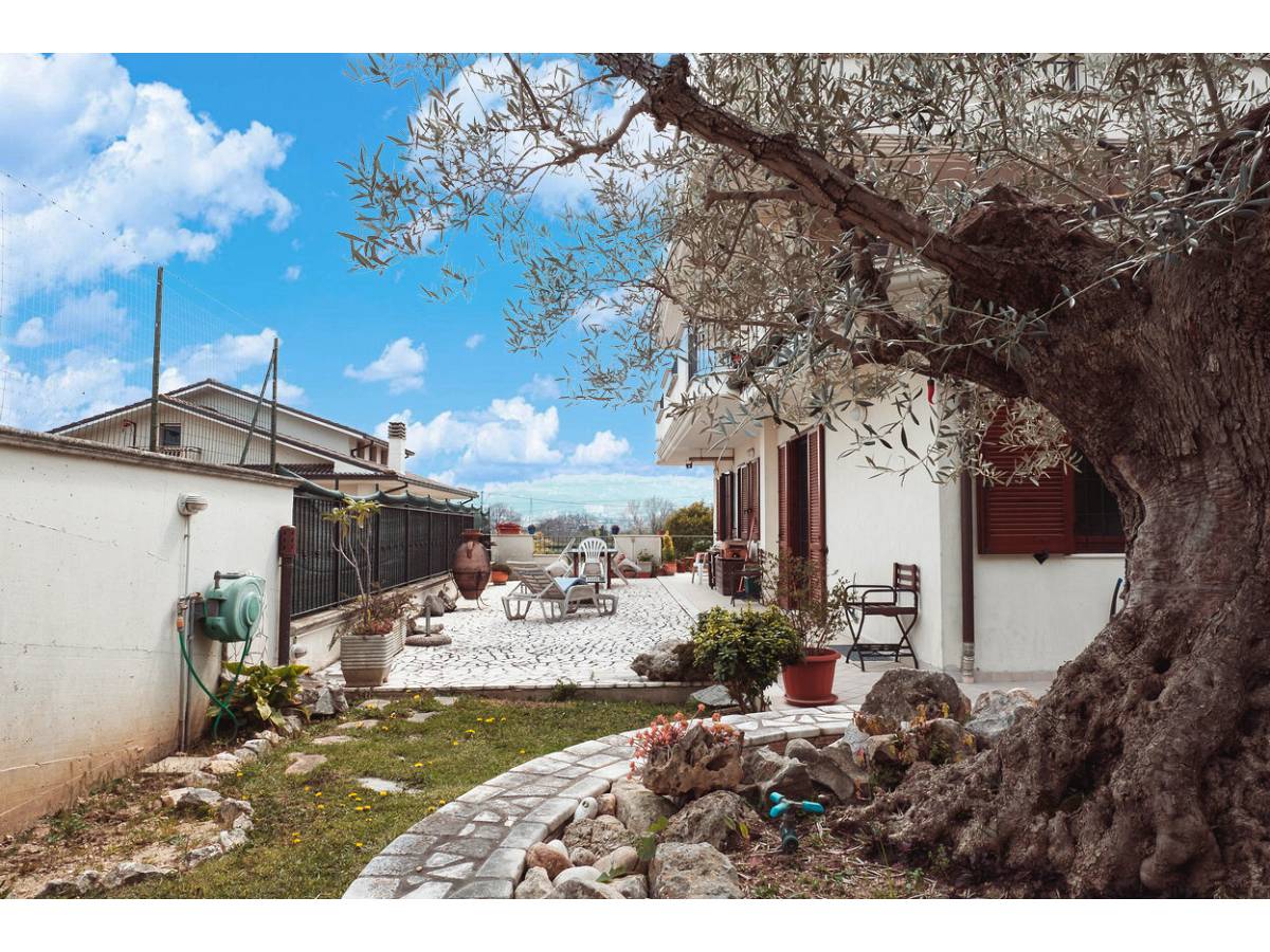 Terraced house for sale in   at Cepagatti - 341134 foto 2