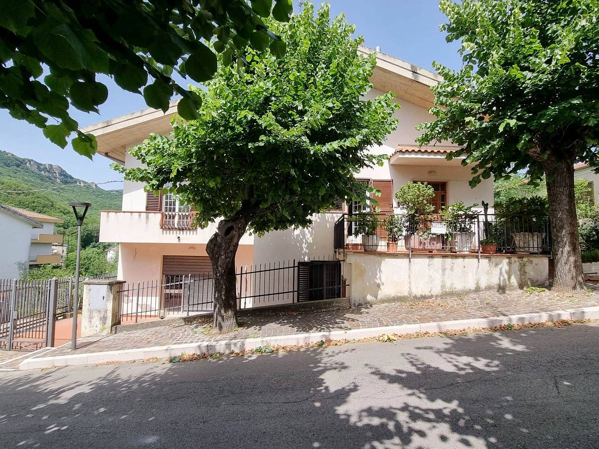 Casa indipendente in vendita in Via Papa Giovanni XXIII  a Montebello di Bertona - 5923257 foto 1