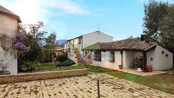 Casale o Rustico in vendita  Pianella (PE)