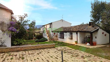 Casale o Rustico in vendita  Pianella (PE)