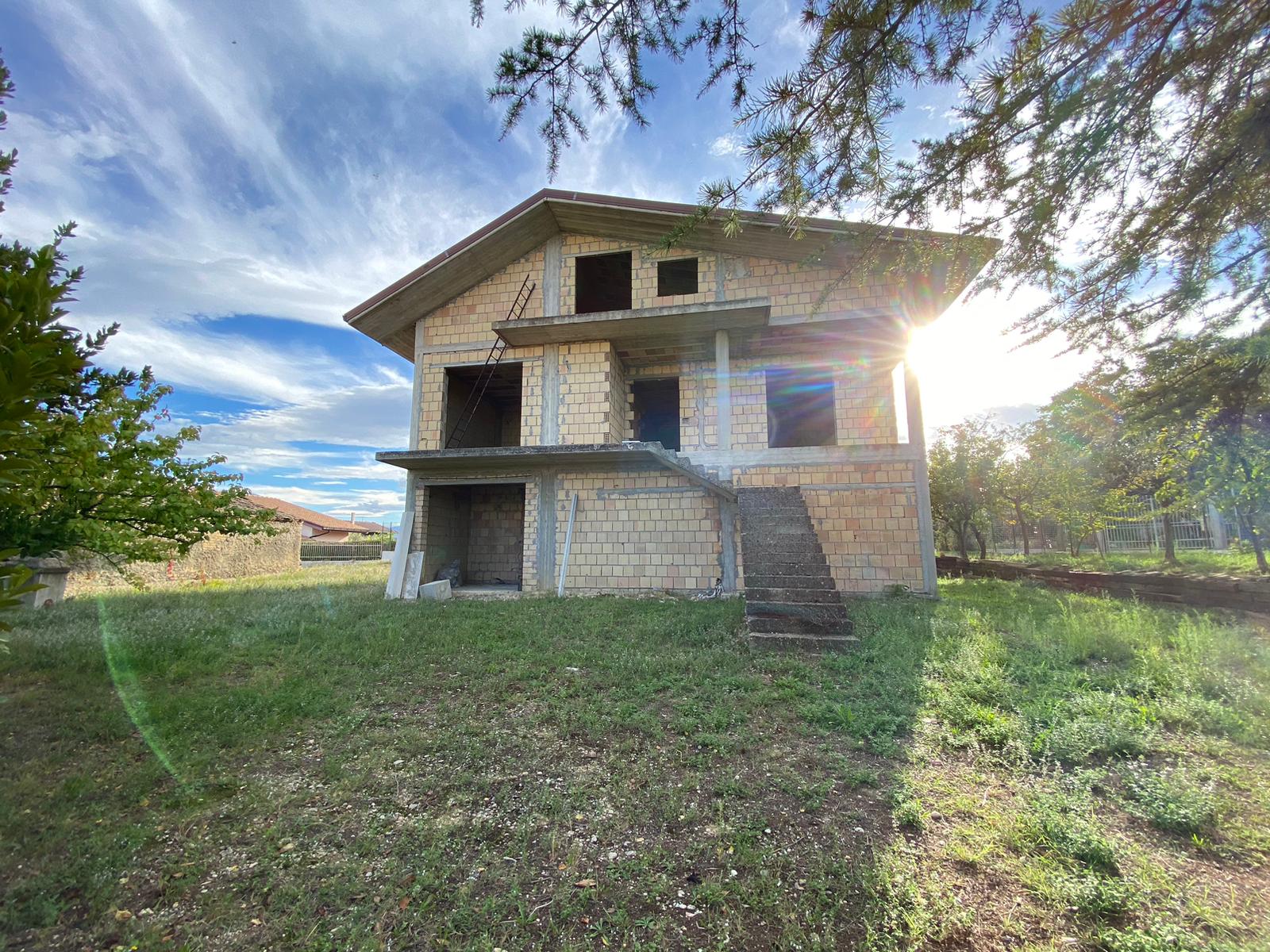 Casa indipendente in vendita  Rosciano (PE)