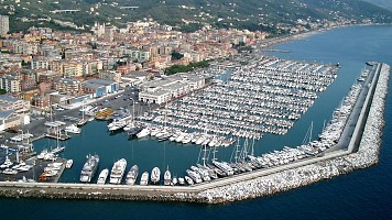 Negozio o Locale in vendita via Devoto Lavagna (GE)