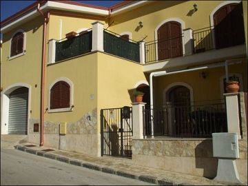 Villa a schiera in vendita a Solarino (SR)  foto 1
