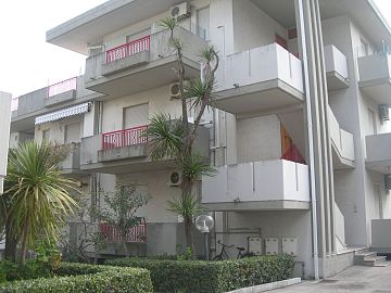 Appartamento in vendita a Pineto (TE) Via Francia foto 2