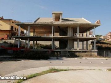 Casa indipendente in vendita a Vasto (CH) VIA INCORONATA foto 2
