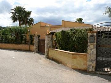 Villa in vendita a Campofelice di Roccella (PA) C.da Piana calzata foto 8
