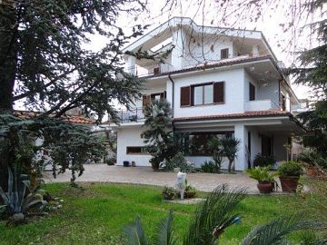 Villa in vendita a San Giovanni Teatino (CH) via Fontechiaro Da Capo foto 1