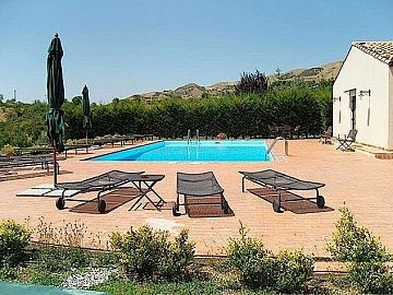 Agriturismo in vendita a Castellana Sicula (PA) C/da Nociazzi Terravecchia foto 6