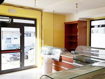 Negozio o Locale in vendita a Rosciano (PE) via delle betulle foto 1