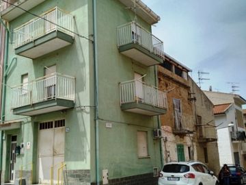 Casa indipendente in vendita a Campofelice di Roccella (PA) Piazza Benedetto Croce foto 3
