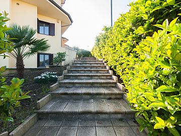 Villa bifamiliare in vendita a Monteodorisio (CH)  foto 2