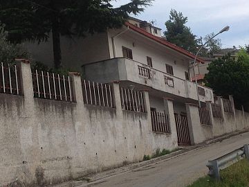 Casa indipendente in vendita a Pescosansonesco (PE)  foto 2