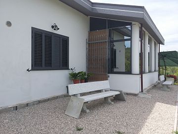 Villa in vendita a Cappelle sul Tavo (PE) contrada Boragna foto 2