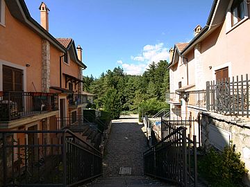Appartamento in vendita a Alfedena (AQ) Via Valle d'Aosta foto 2