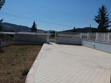 Casa indipendente in vendita a Castel di Sangro (AQ) Località' il Colle foto 2