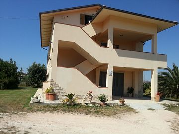 Casa indipendente in vendita a Potenza Picena (MC) strada regina  foto 1