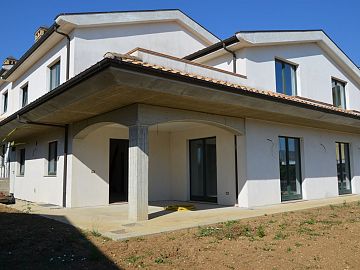Villa bifamiliare in vendita a Città Sant'Angelo (PE) via alberto coppa foto 3