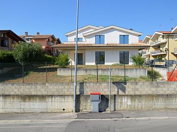 Villa bifamiliare in vendita a Città Sant'Angelo (PE) via alberto coppa foto 7