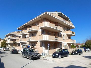 Appartamento in vendita a Chieti (CH) Via Vittorio Veneto foto 2