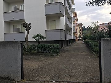 Garage in vendita a Francavilla al Mare (CH) VIALE MAIELLA foto 1