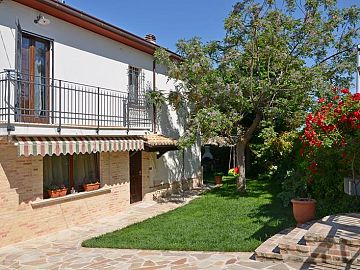 Casa indipendente in vendita a Città Sant'Angelo (PE) via giardino Cona foto 21