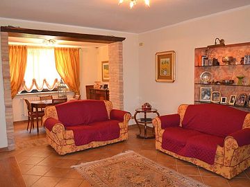 Casa indipendente in vendita a Città Sant'Angelo (PE) via giardino Cona foto 2