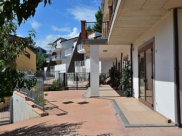 Stabile o Palazzo in vendita a Montesilvano (PE) via chiappinello foto 4