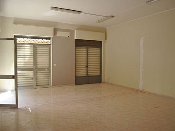 Negozio o Locale in affitto a Floridia (SR) via Giusti foto 4