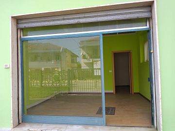 Negozio o Locale in vendita a Pescara (PE) via fontanelle foto 10