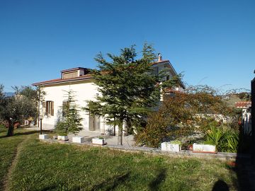 Villa in vendita a Manoppello (PE) Via Carluzzi foto 2