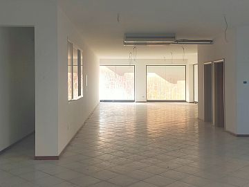 Negozio o Locale in vendita a Chieti (CH)  foto 3