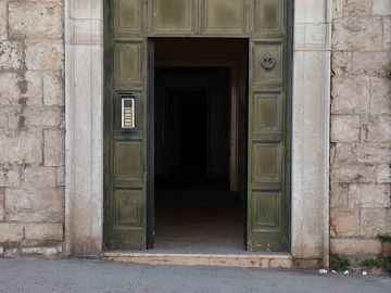 Stabile o Palazzo in vendita a Trani (BT)  foto 2