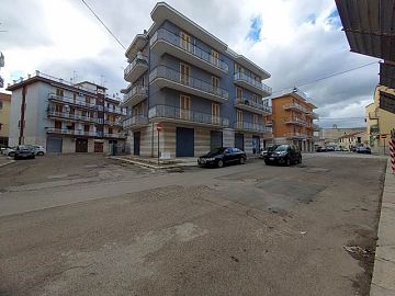Negozio o Locale in affitto a Ruvo di Puglia (BA)  foto 2