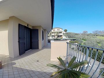 Porzione di Villa in vendita a Montesilvano (PE) STRADA COMUNALE CASE D AGNESE foto 16