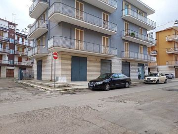 Negozio o Locale in affitto a Ruvo di Puglia (BA)  foto 1
