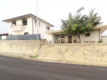Casa indipendente in vendita a Elice (PE) Strada Marina Ulteriore 20 foto 4