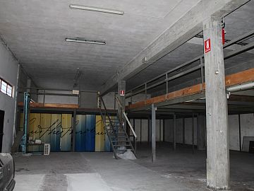 Capannone in vendita a San Giovanni Teatino (CH) Viale Amendola 242 foto 2