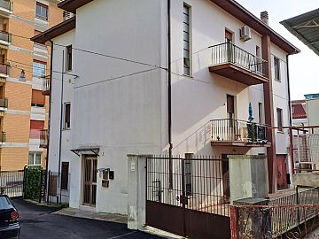 Appartamento in vendita a Chieti (CH) via vittorio di carlo foto 2