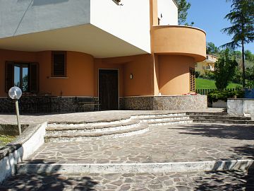 Villa trifamiliare in vendita a Bucchianico (CH) Contrada Costa Cola foto 5