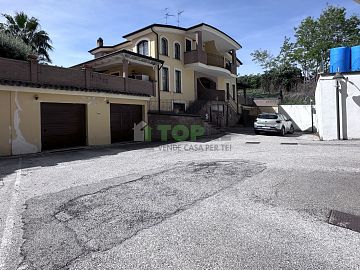 Appartamento in vendita a Vasto (CH) Via Cardone foto 2