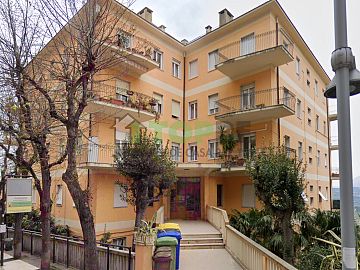 Appartamento in vendita a Chieti (CH) Viale Europa foto 3