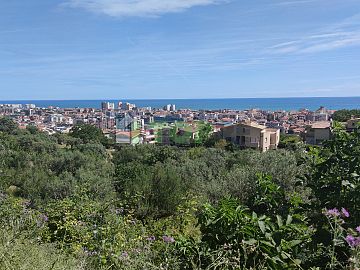 Terreno Edificabile Res. in vendita a Montesilvano (PE)  foto 2